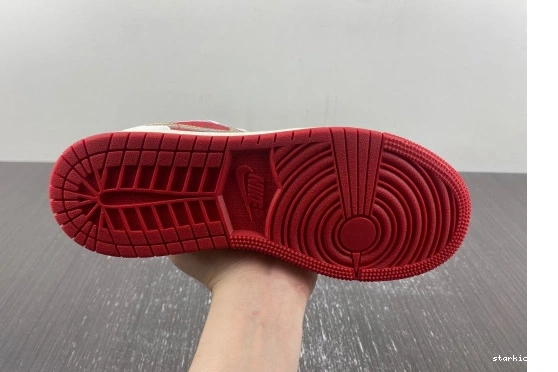 1   DJ5186-100 DJ5186-100 Jordan Spades Low 0307